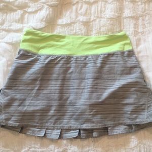 grey lululemon skirt